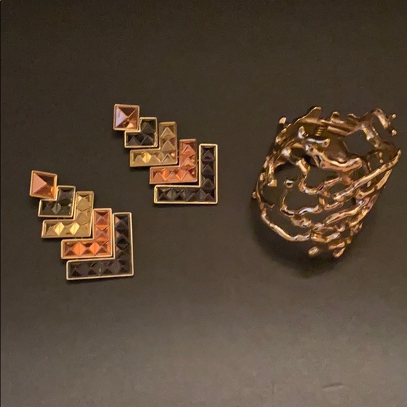 Jewelry - Tri colored bold statement earrings